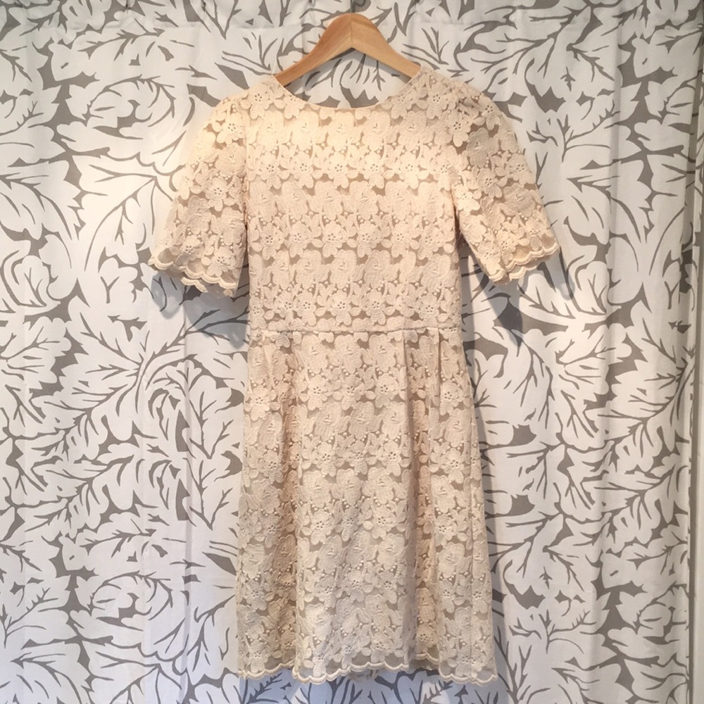 Vintage lace dress — 70s chic! Size 2/4